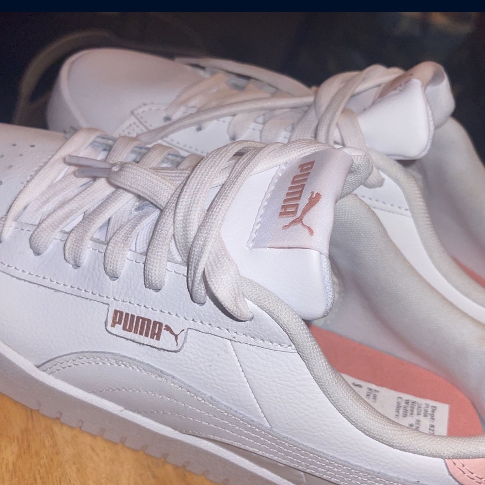 PUMAS - Picture 3 of 6